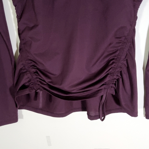 Fabletics pullover top. Missing Size & fabric tag Pit-pit 16" - Picture 2 of 4